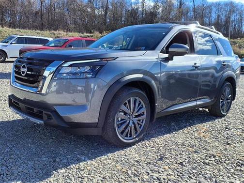 2025 Nissan Pathfinder SL 4WD