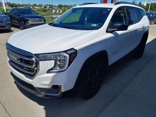 Summit White 2024 GMC Terrain AWD AT4
