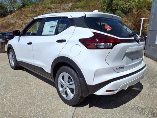 2025 Nissan Kicks S