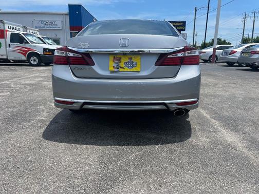Lunar Silver Metallic 2017 Honda Accord LX