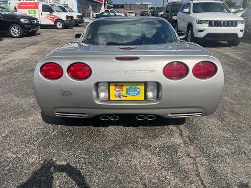 2004 Chevrolet Corvette Base