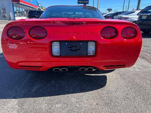 2001 Chevrolet Corvette Base