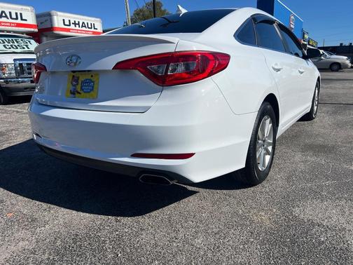 2017 Hyundai SONATA SE