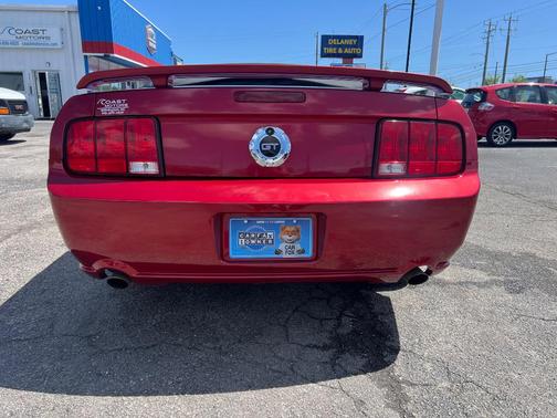 BURGUNDY 2005 Ford Mustang GT