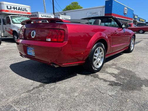 BURGUNDY 2005 Ford Mustang GT