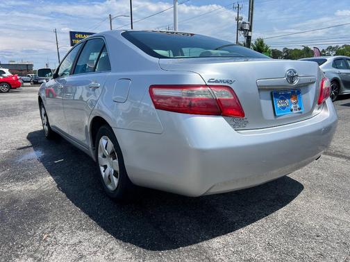 Classic Silver Metallic 2009 Toyota Camry LE