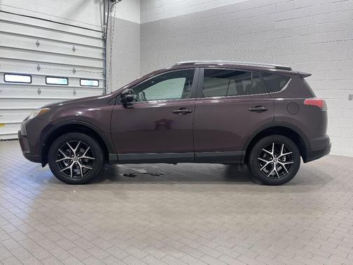 2017 Toyota RAV4 SE