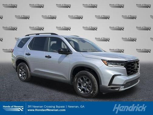 Lunar Silver Metallic 2025 Honda Pilot TrailSport