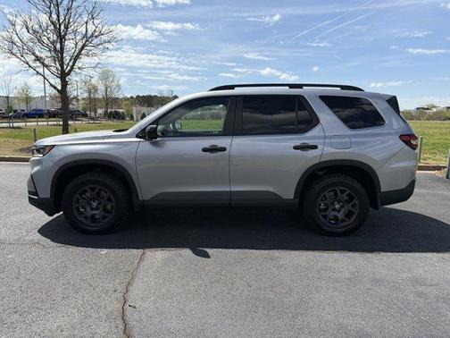Lunar Silver Metallic 2025 Honda Pilot TrailSport