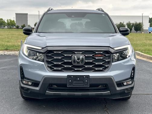 Sonic Gray Pearl 2024 Honda Passport TrailSport