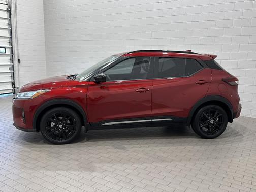 2021 Nissan Kicks SR