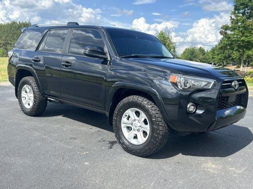 Midnight Black Metallic 2022 Toyota 4Runner SR5