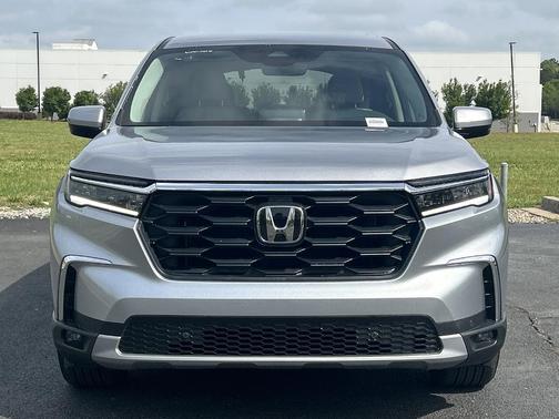 Lunar Silver Metallic 2025 Honda Pilot EX-L