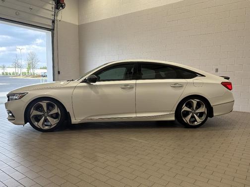 2020 Honda Accord Touring 2.0T