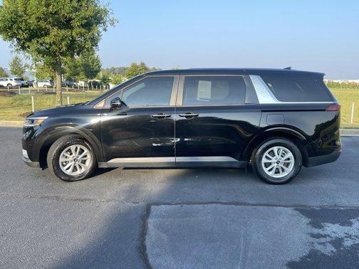 2022 Kia Carnival LXS