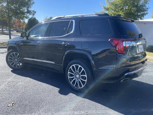 2022 GMC Acadia Denali