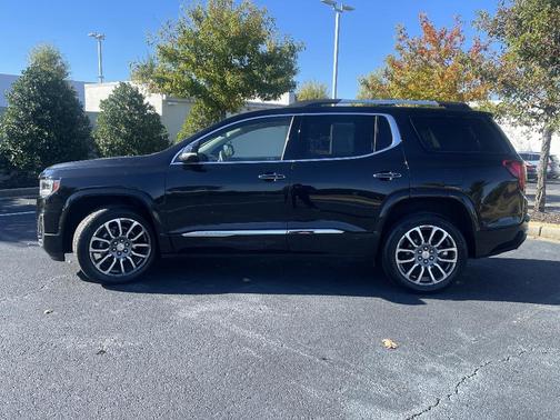 2022 GMC Acadia Denali