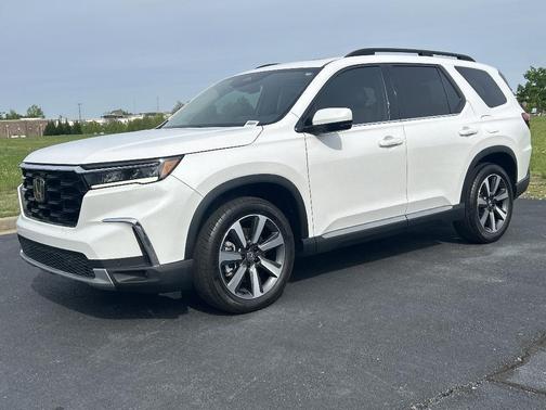 Platinum White Pearl 2025 Honda Pilot Touring