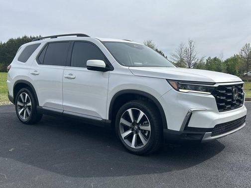 Platinum White Pearl 2025 Honda Pilot Touring