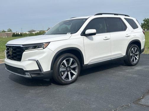 Platinum White Pearl 2025 Honda Pilot Touring