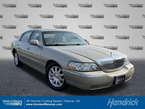 2011 Lincoln Town Car Signature Limited