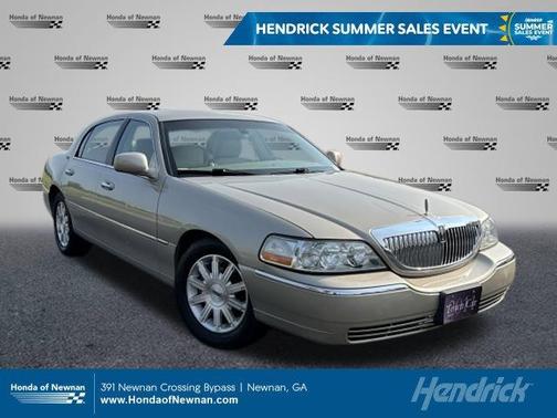 2011 Lincoln Town Car Signature Limited