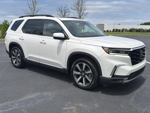 Platinum White Pearl 2025 Honda Pilot Touring