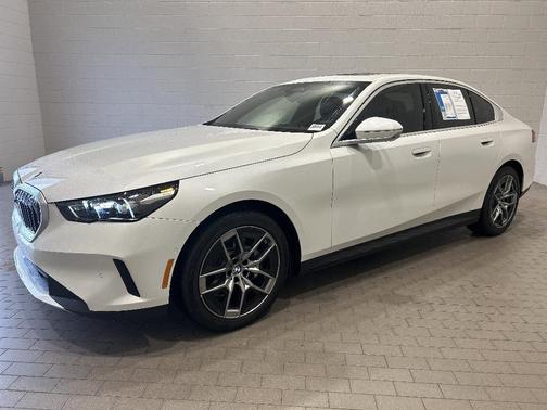 Mineral White Metallic 2026 BMW 530 i