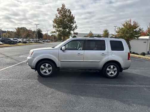 2011 Honda Pilot EX-L w/ Navigation