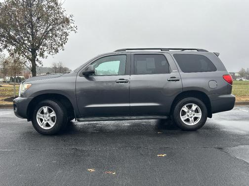 2016 Toyota Sequoia SR5