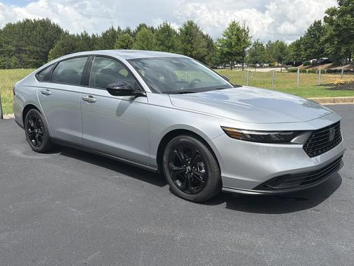 Solar Silver Metallic 2025 Honda Accord SE