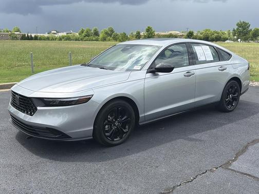 Solar Silver Metallic 2025 Honda Accord SE