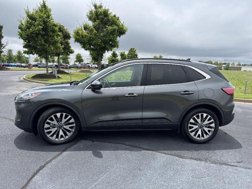 2020 Ford Escape Titanium Hybrid