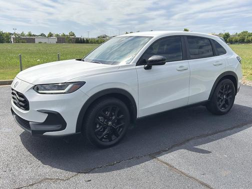 Platinum White Pearl 2024 Honda HR-V Sport