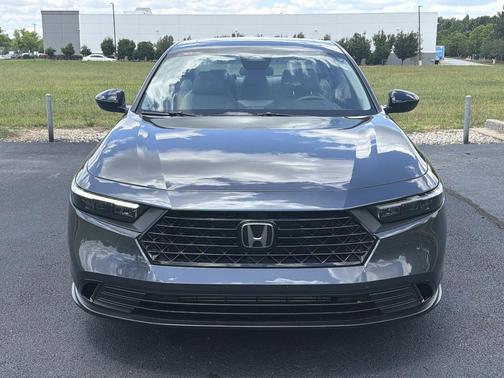 Meteorite Gray Metallic 2025 Honda Accord SE