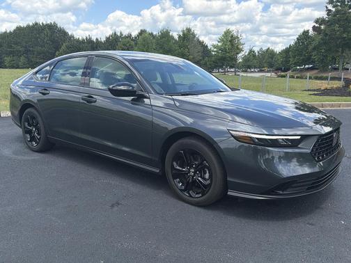 Meteorite Gray Metallic 2025 Honda Accord SE