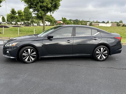 2021 Nissan Altima 2.5 SV