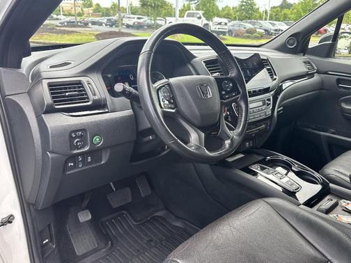 2022 Honda Pilot Black Edition