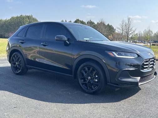 Crystal Black Pearl 2025 Honda HR-V Sport