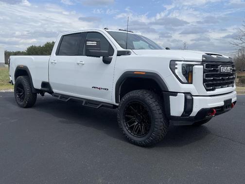 2024 GMC Sierra 2500 AT4