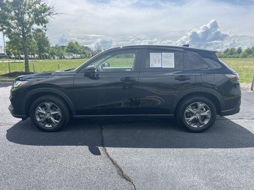 Crystal Black Pearl 2026 Honda HR-V LX