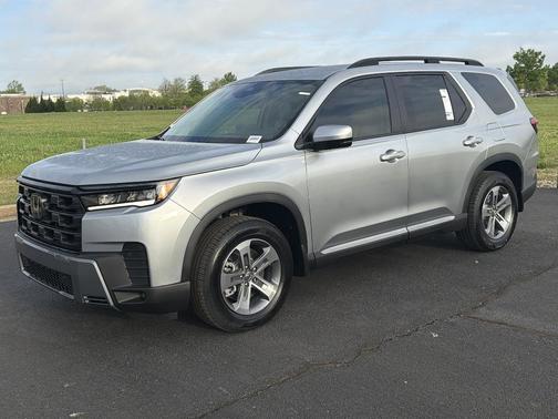 Solar Silver Metallic 2026 Honda Pilot EX-L