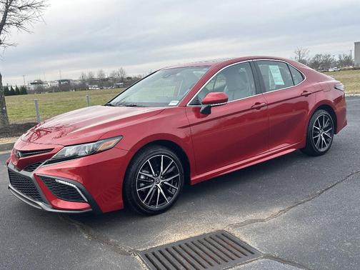 2024 Toyota Camry SE