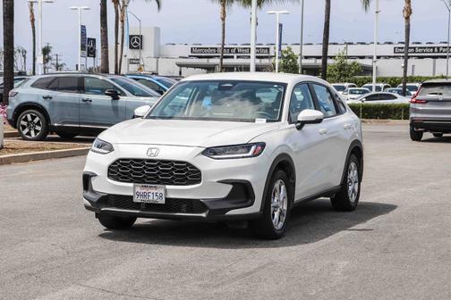 Platinum White Pearl 2024 Honda HR-V