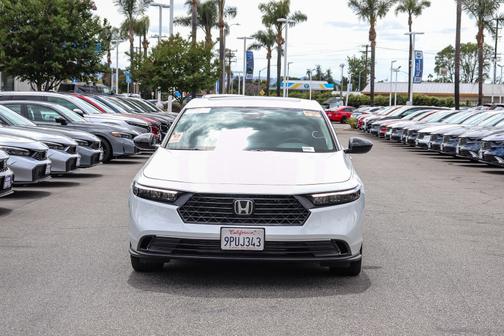 Platinum White Pearl 2025 Honda Accord