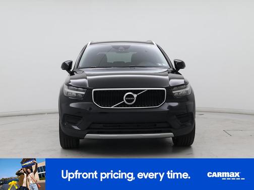 Black 2020 Volvo XC40 T5 Momentum