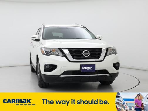 2017 Nissan Pathfinder SV