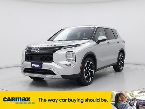 2023 Mitsubishi Outlander SE