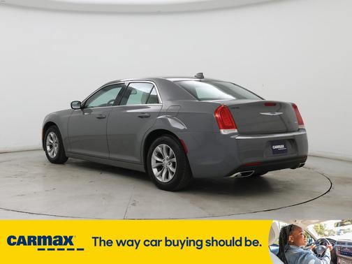 2019 Chrysler 300 Touring