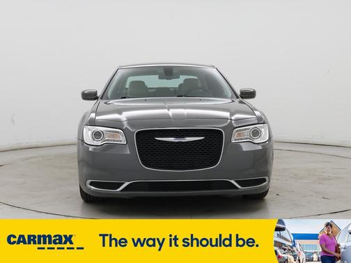 2019 Chrysler 300 Touring